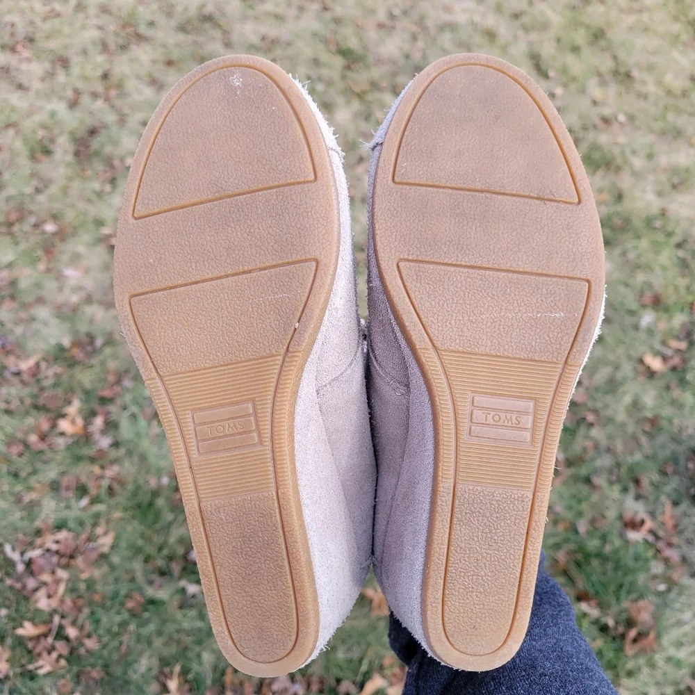 Toms Dersert Wedge Taupe Suede Shoe 6.5‎